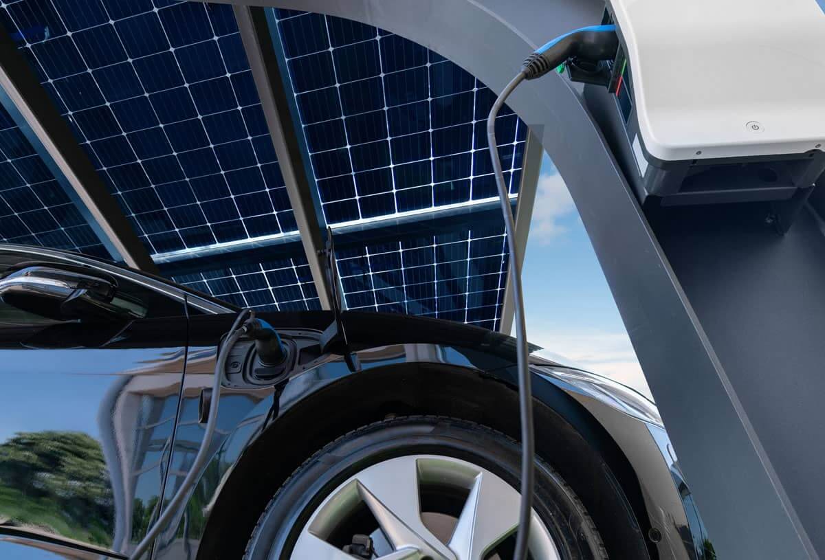 différents usages des panneaux solaires dans les transports