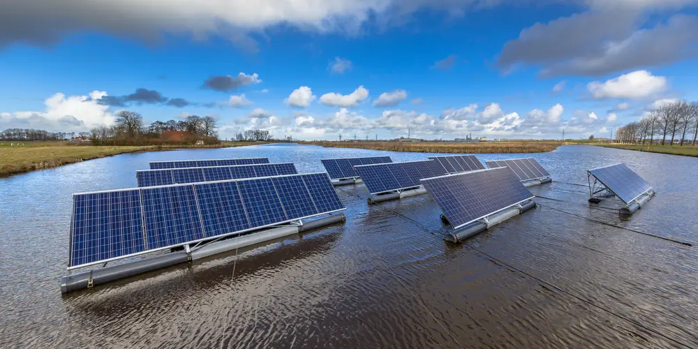 Ferme solaire flottante
